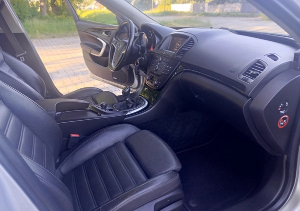 Opel Insignia cena 25000 przebieg: 196000, rok produkcji 2011 z Zawiercie małe 562